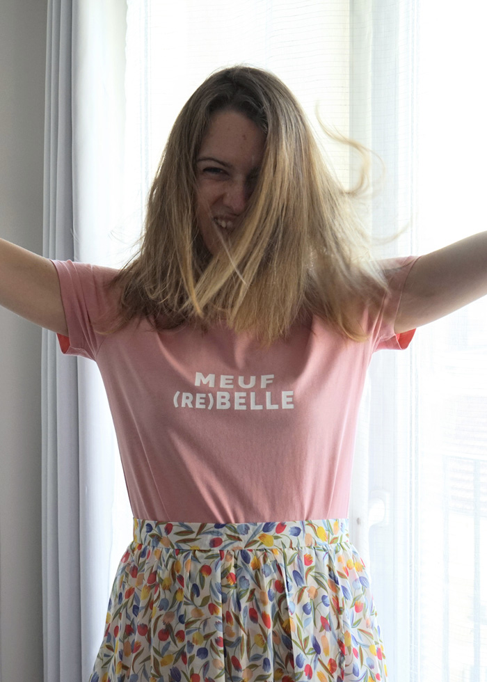 Tee-shirt meuf rebelle summer-edition en rose poudré