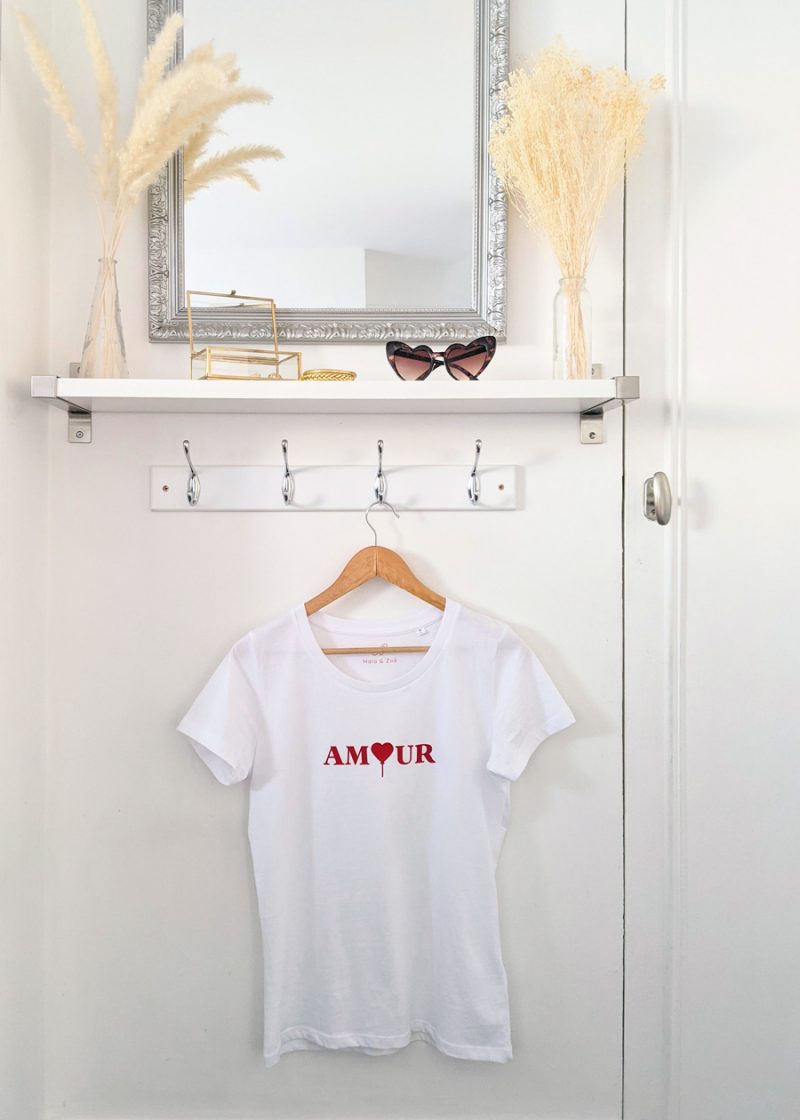 T-shirt blanc imprimé à message amour rouge velours