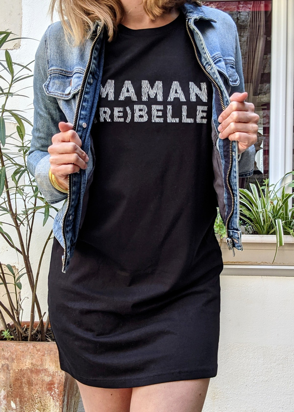 Robe-t-shirt-noire-maman-rebelle-zèbre