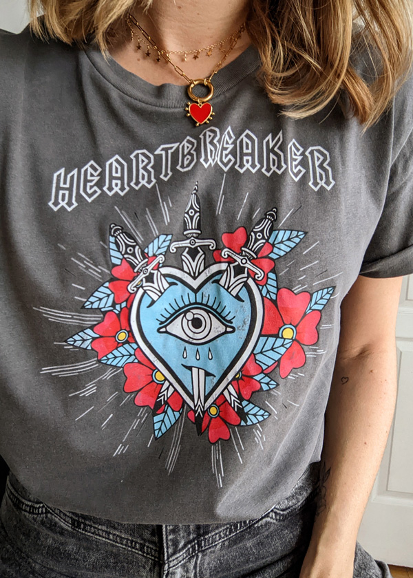 T-shirt Heartbreaker, tee-shirt vintage délavé gris rock, création originale Maia et Zoé