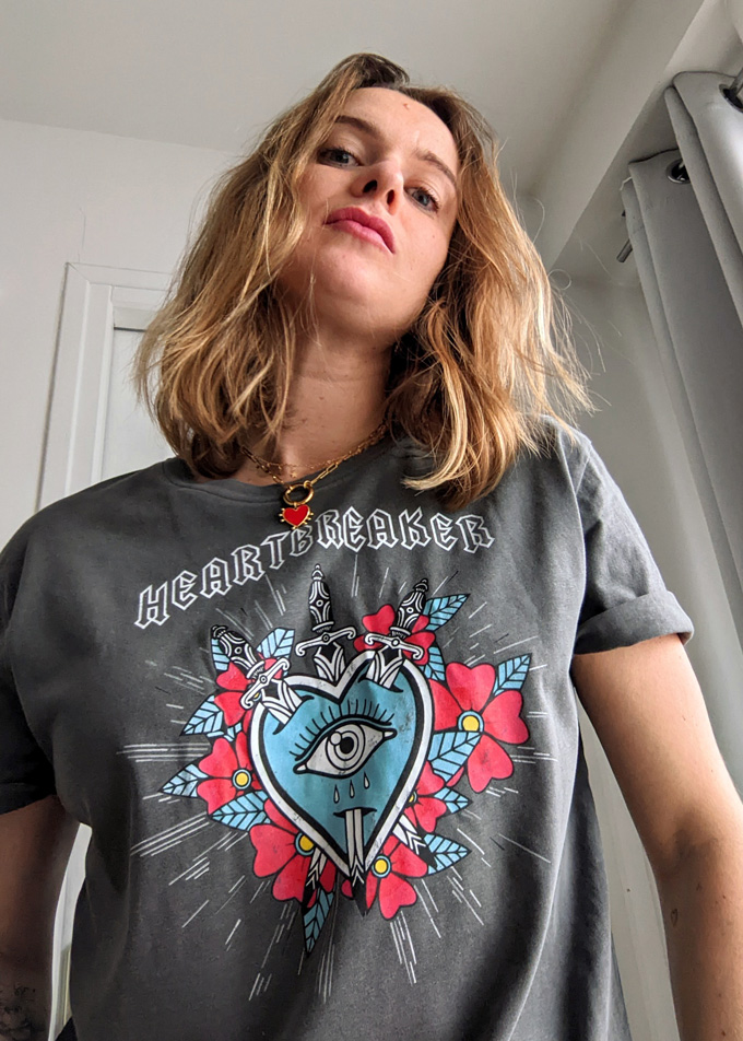 T-shirt Heartbreaker, t-shirt vintage Valentine's Day en référence à la chanson Heartbreaker de Mariah Carey, parfait cadeau de Saint-Valentin