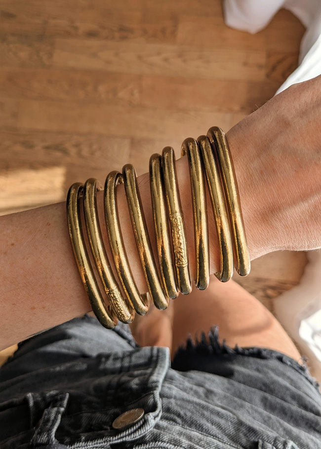 Bracelets-bouddhistes-Maia-et-Zoé-antique-gold
