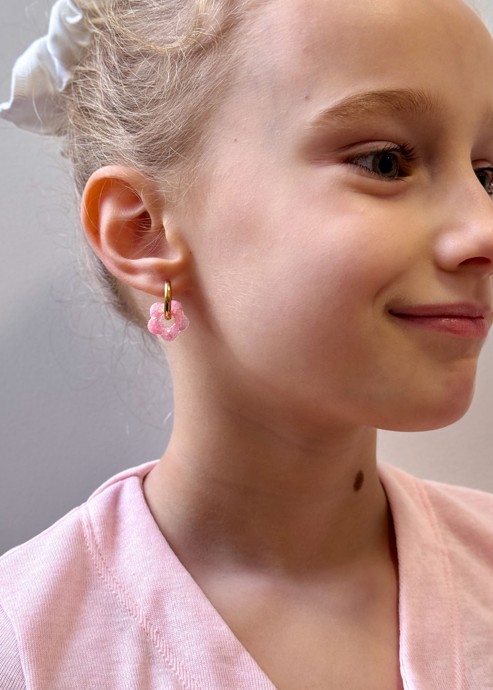 Mini créoles fleurs Hibiscus - Purple rain – Image 2