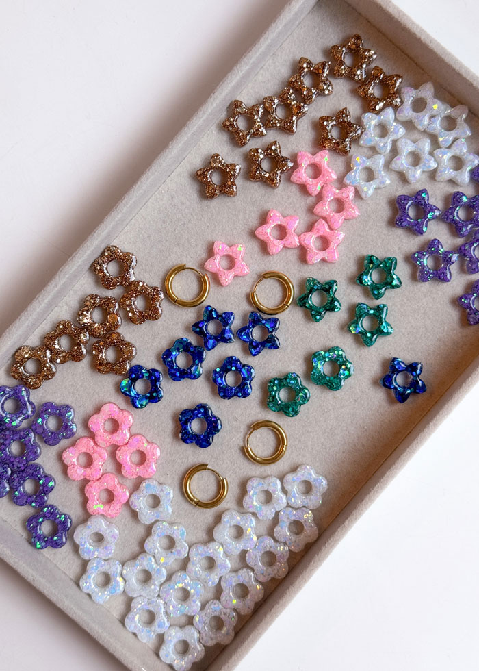 Mini créoles fleurs Hibiscus - Purple rain – Image 4