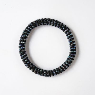 Bracelet népalais #58 (noir et irisé bleu)